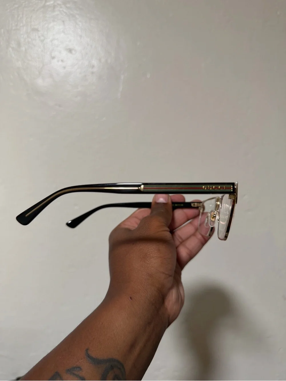 Gucci Men's Black and Gold Rimmed Eyeglasses